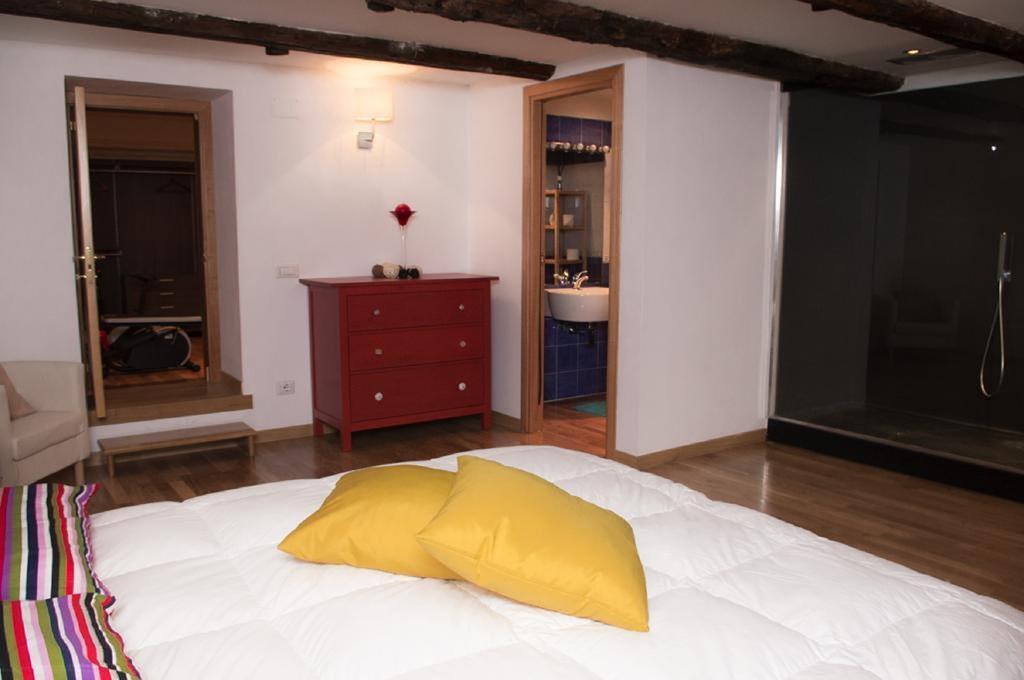 Residenza Principe Di Carafa Otel Napoli Oda fotoğraf